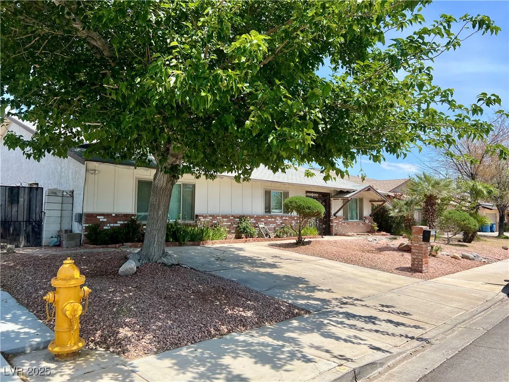3144 Downing, Las Vegas, NV 89121