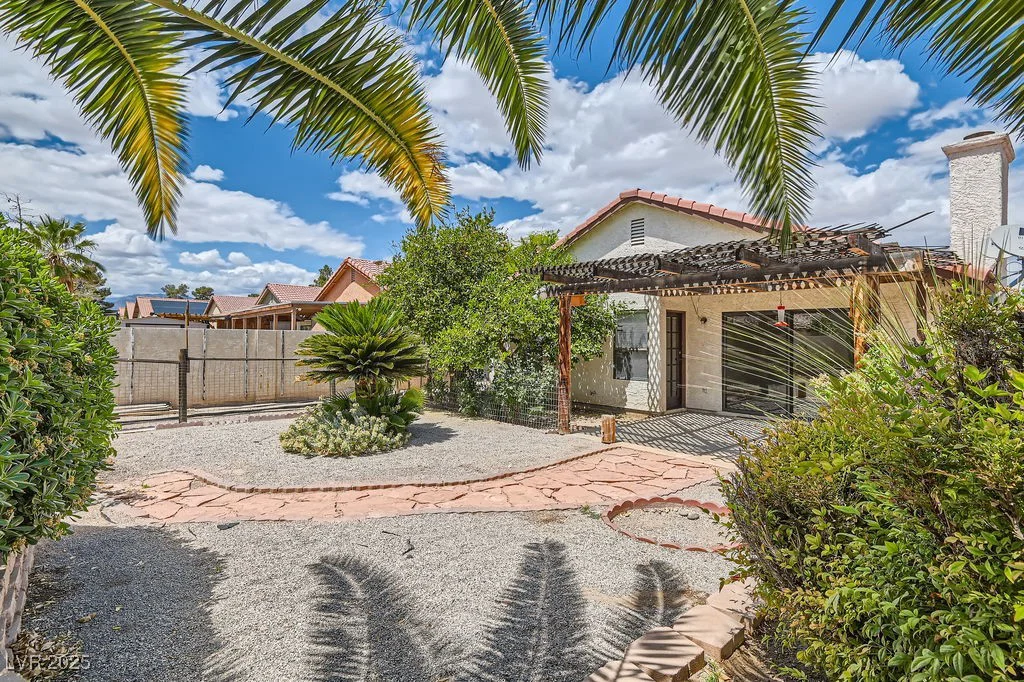 6417 Plumcrest, Las Vegas, NV 89108