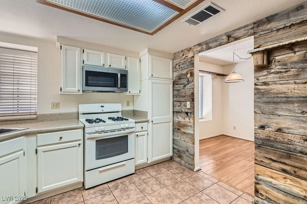 6417 Plumcrest, Las Vegas, NV 89108