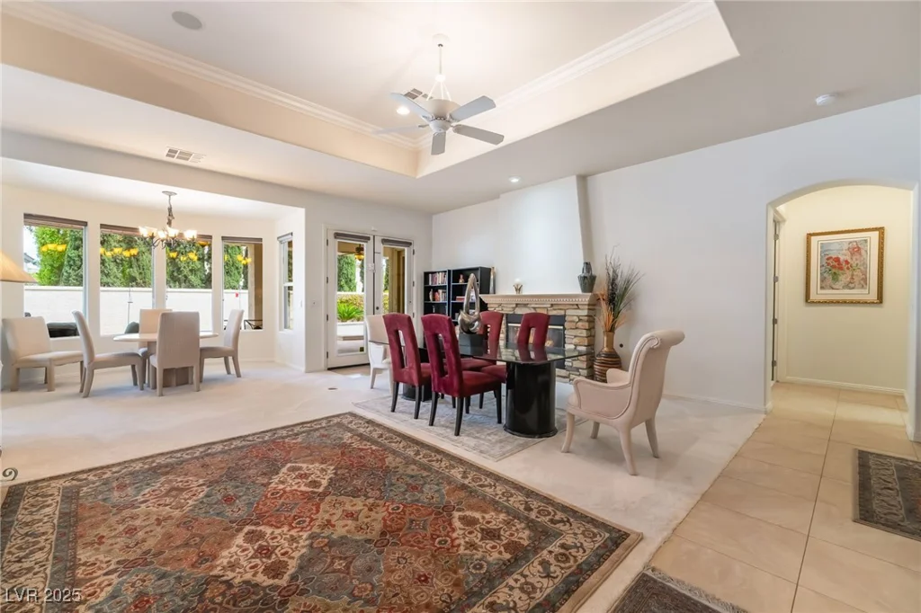 308 Kingsclear, Las Vegas, NV 89145