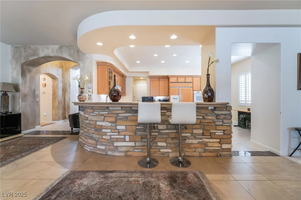 308 Kingsclear, Las Vegas, NV 89145