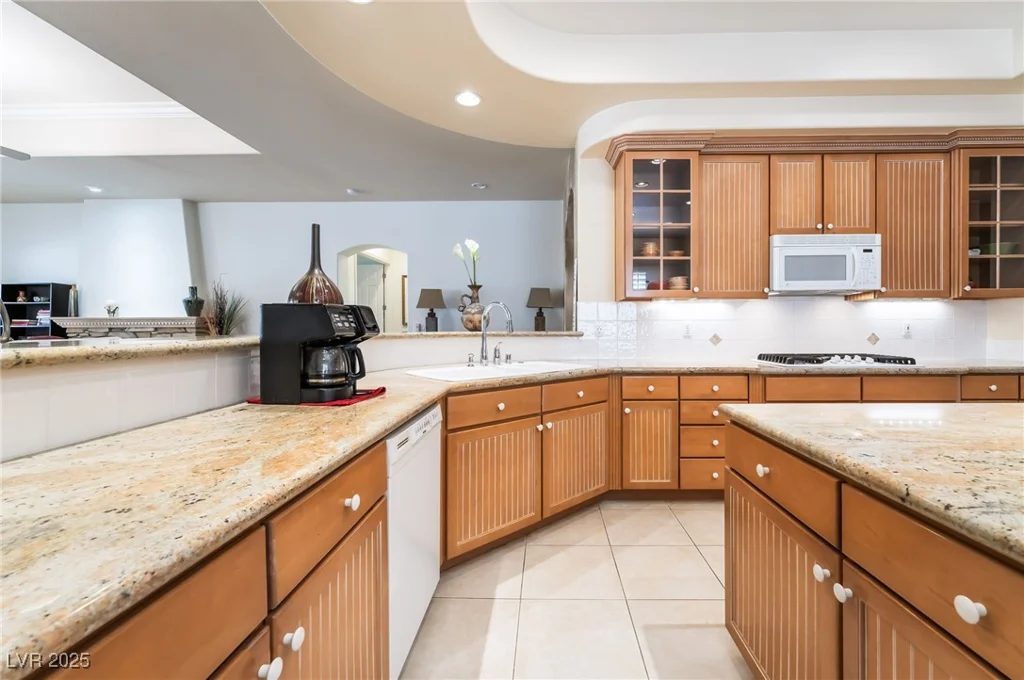 308 Kingsclear, Las Vegas, NV 89145