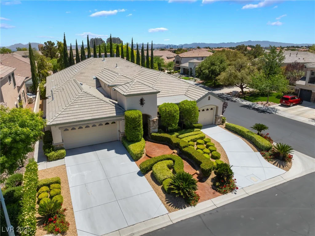 308 Kingsclear, Las Vegas, NV 89145