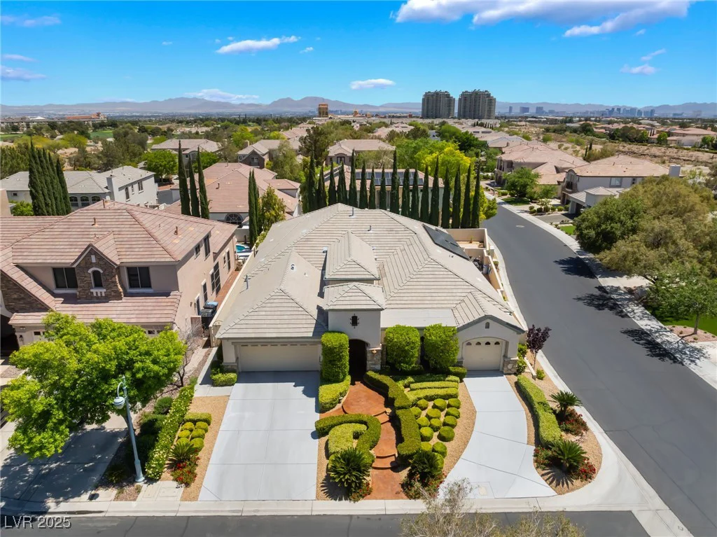 308 Kingsclear, Las Vegas, NV 89145