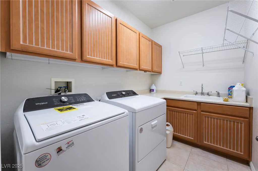 308 Kingsclear, Las Vegas, NV 89145