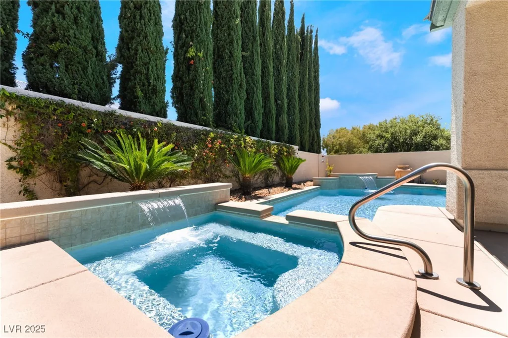 308 Kingsclear, Las Vegas, NV 89145