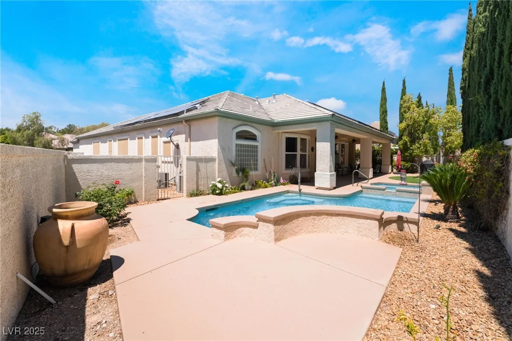 308 Kingsclear, Las Vegas, NV 89145