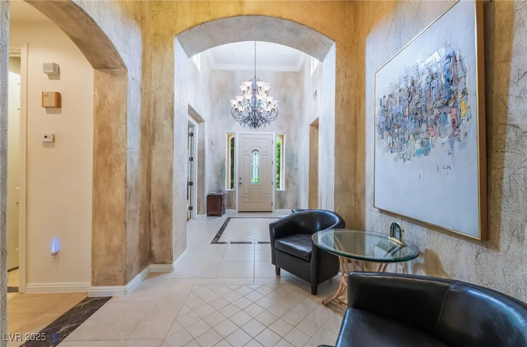 308 Kingsclear, Las Vegas, NV 89145