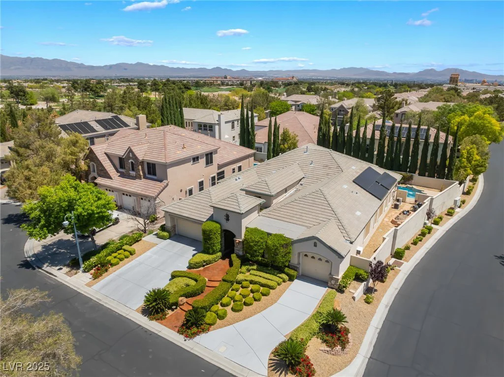 308 Kingsclear, Las Vegas, NV 89145