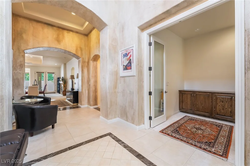 308 Kingsclear, Las Vegas, NV 89145
