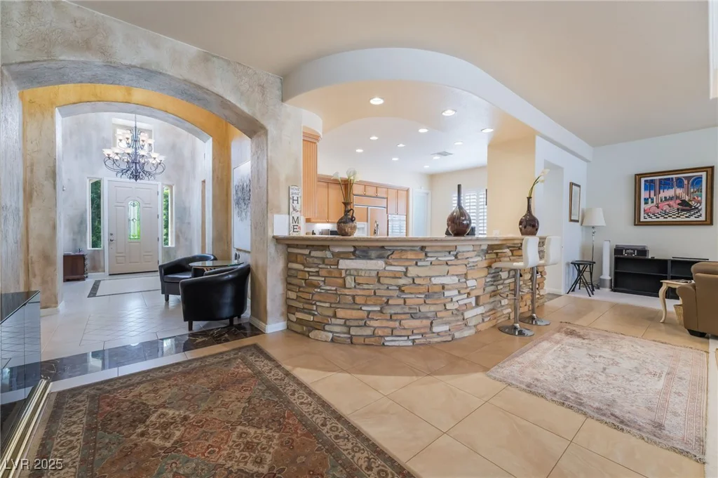 308 Kingsclear, Las Vegas, NV 89145