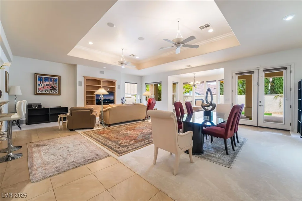 308 Kingsclear, Las Vegas, NV 89145