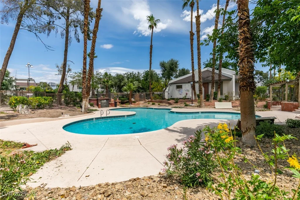516 Delfern, Las Vegas, NV 89169