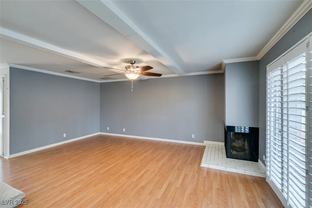 516 Delfern, Las Vegas, NV 89169