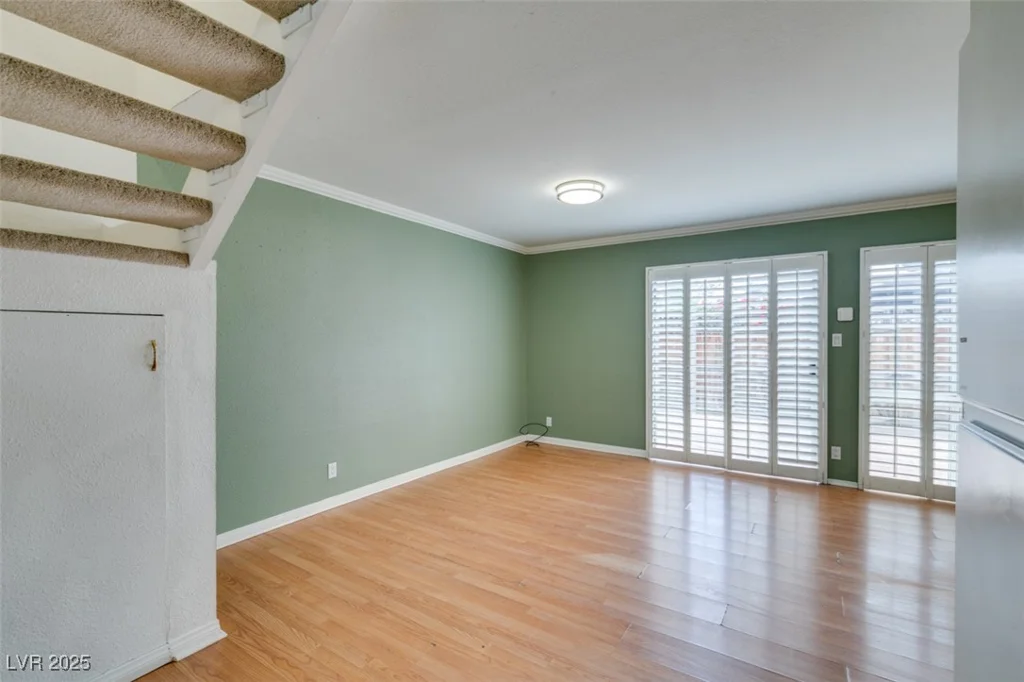 516 Delfern, Las Vegas, NV 89169