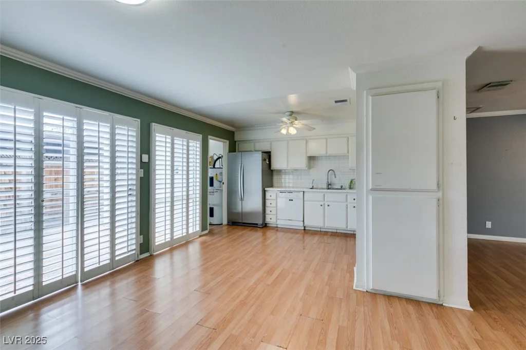 516 Delfern, Las Vegas, NV 89169