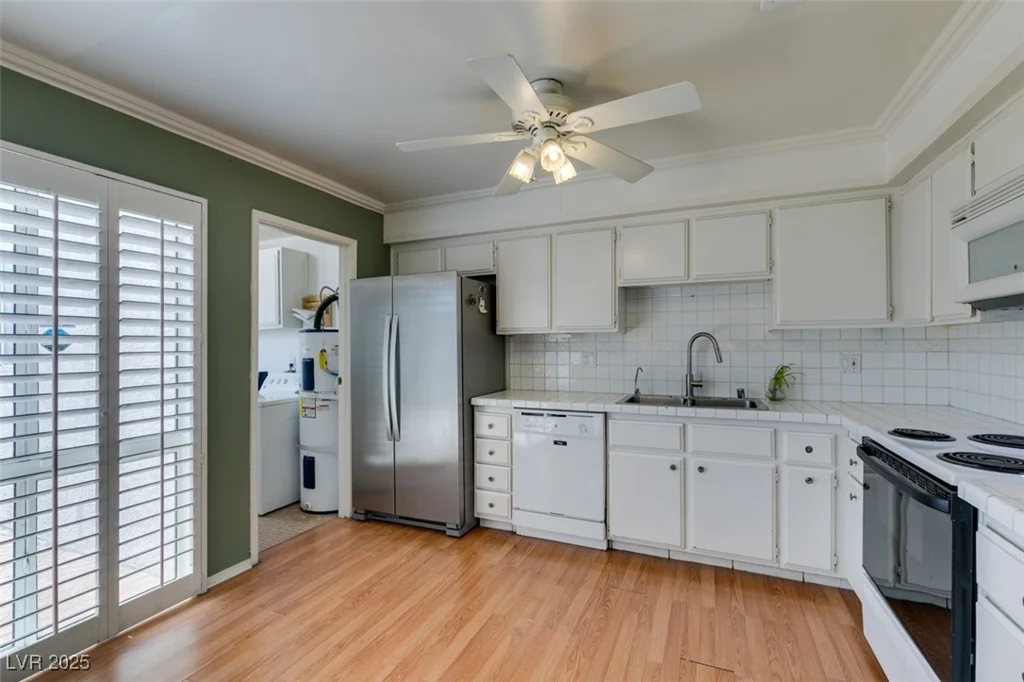516 Delfern, Las Vegas, NV 89169