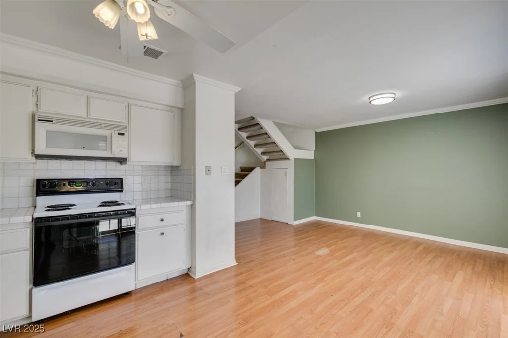516 Delfern, Las Vegas, NV 89169