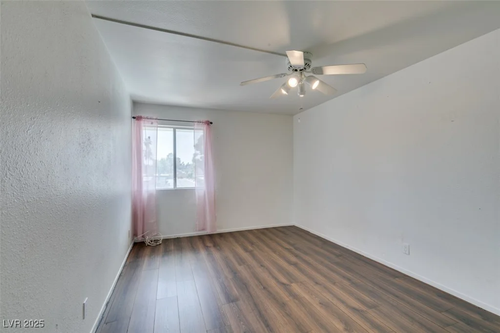516 Delfern, Las Vegas, NV 89169