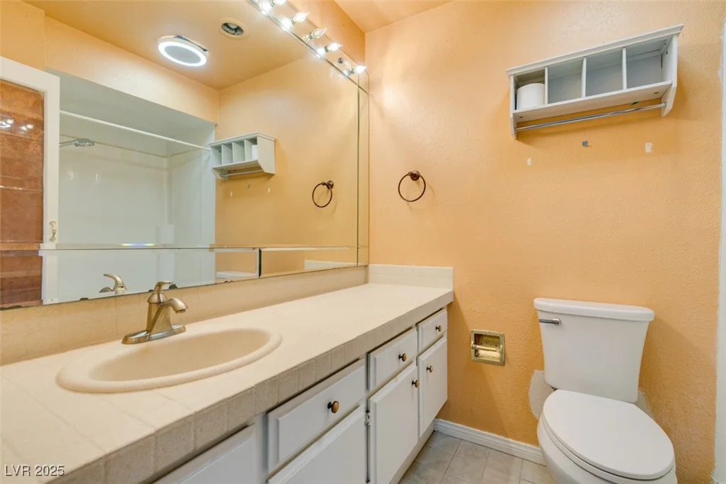 516 Delfern, Las Vegas, NV 89169