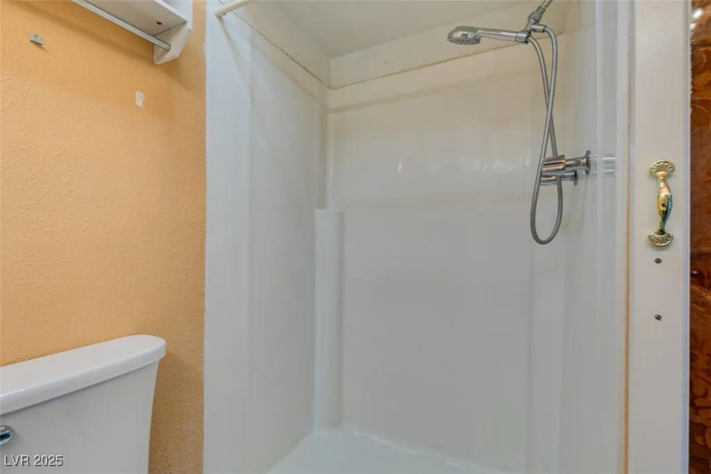 516 Delfern, Las Vegas, NV 89169