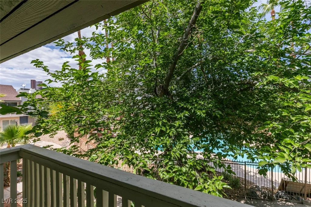 516 Delfern, Las Vegas, NV 89169