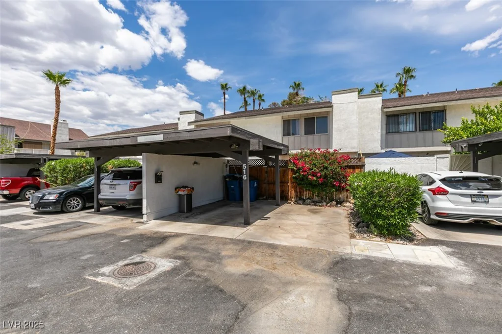 516 Delfern, Las Vegas, NV 89169