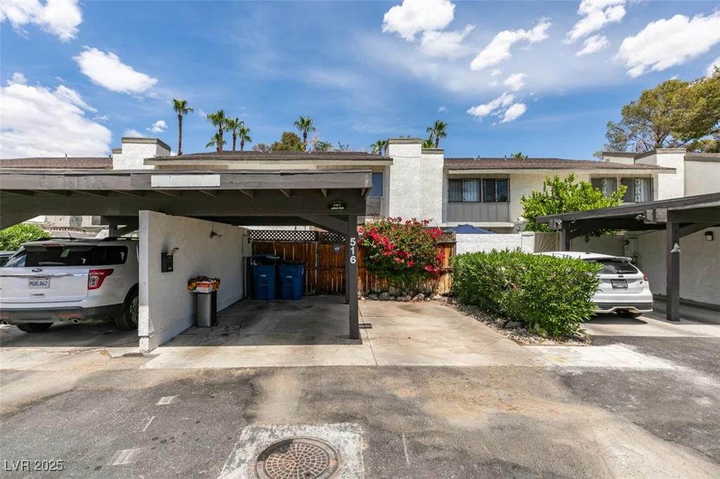 516 Delfern, Las Vegas, NV 89169