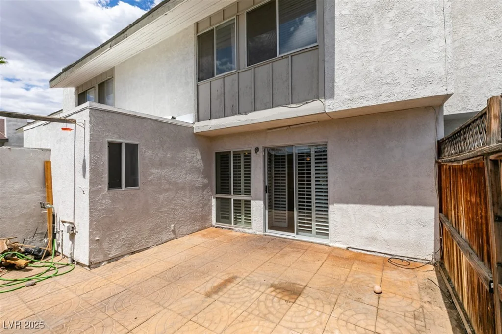 516 Delfern, Las Vegas, NV 89169