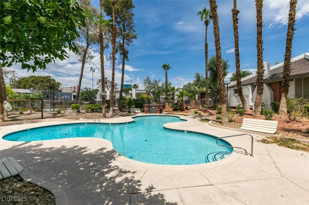 516 Delfern, Las Vegas, NV 89169
