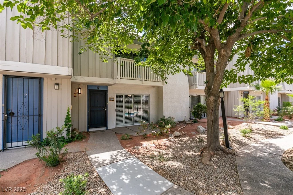 516 Delfern, Las Vegas, NV 89169