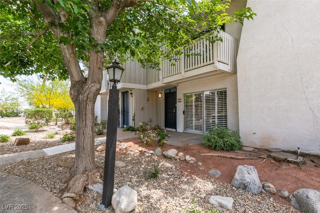 516 Delfern, Las Vegas, NV 89169