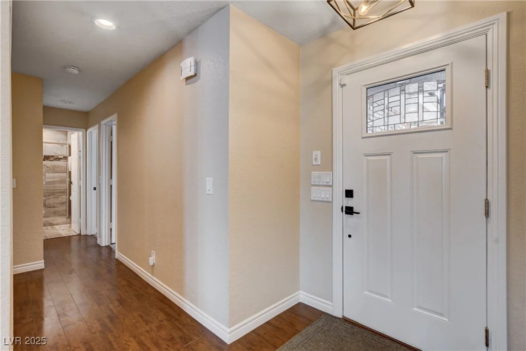 6117 Foxcroft, Las Vegas, NV 89108