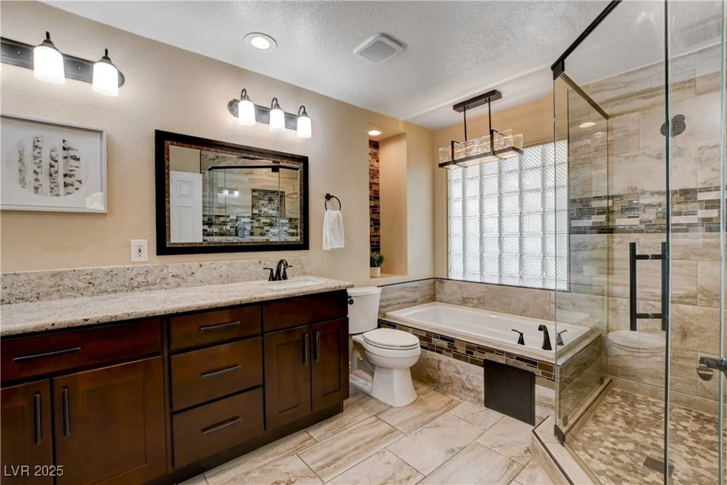 6117 Foxcroft, Las Vegas, NV 89108