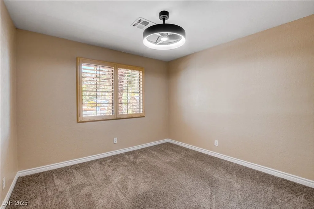 6117 Foxcroft, Las Vegas, NV 89108