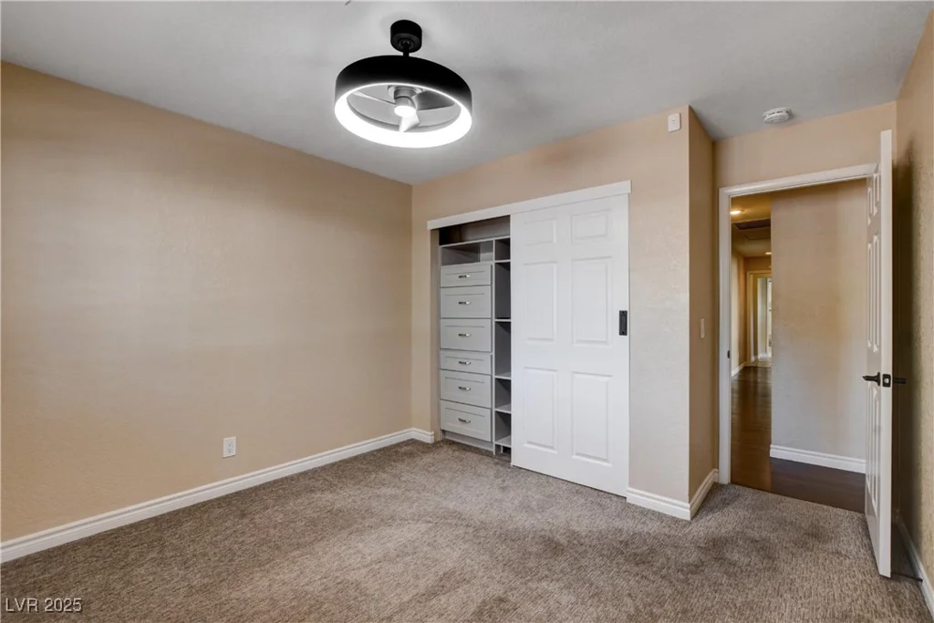 6117 Foxcroft, Las Vegas, NV 89108