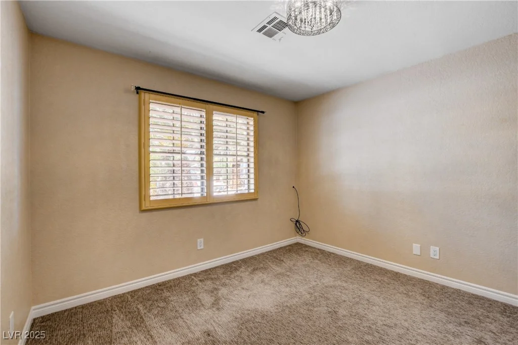 6117 Foxcroft, Las Vegas, NV 89108