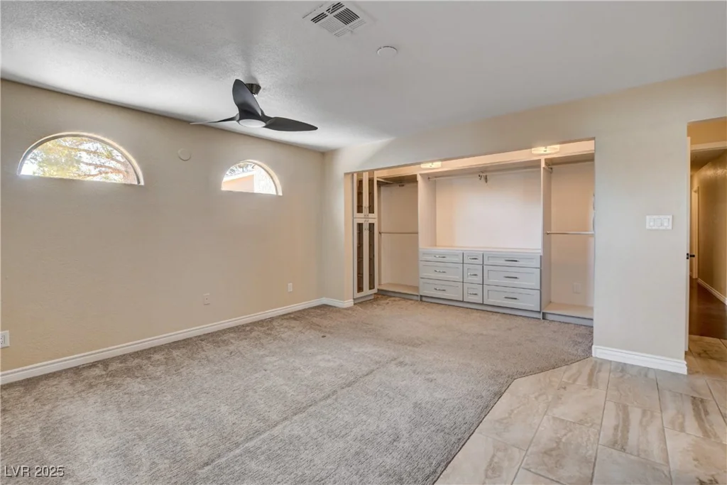 6117 Foxcroft, Las Vegas, NV 89108