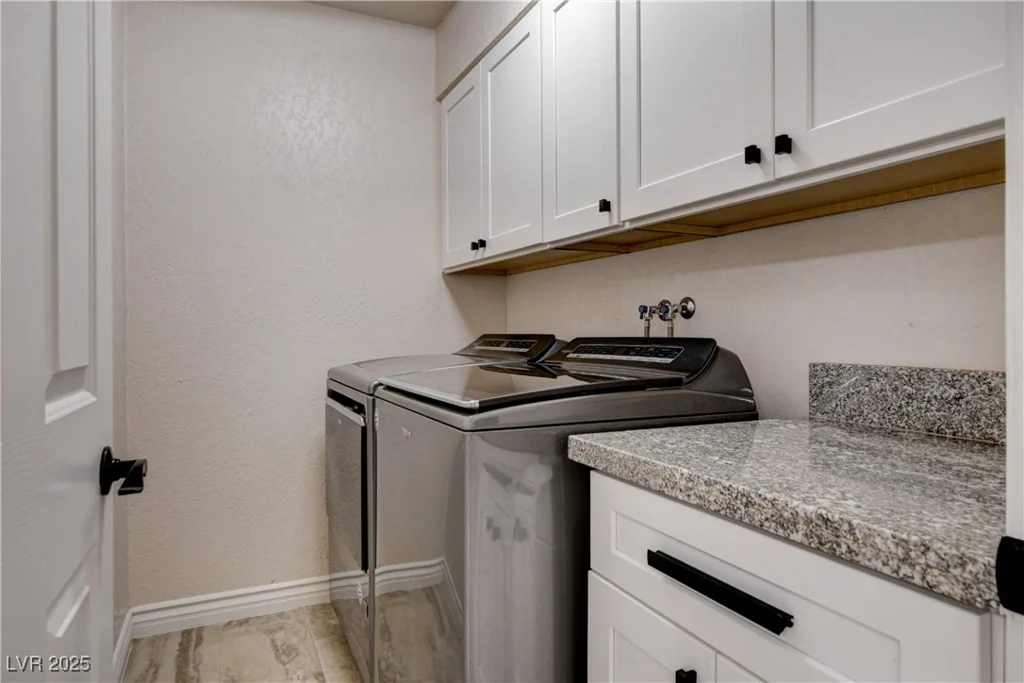 6117 Foxcroft, Las Vegas, NV 89108