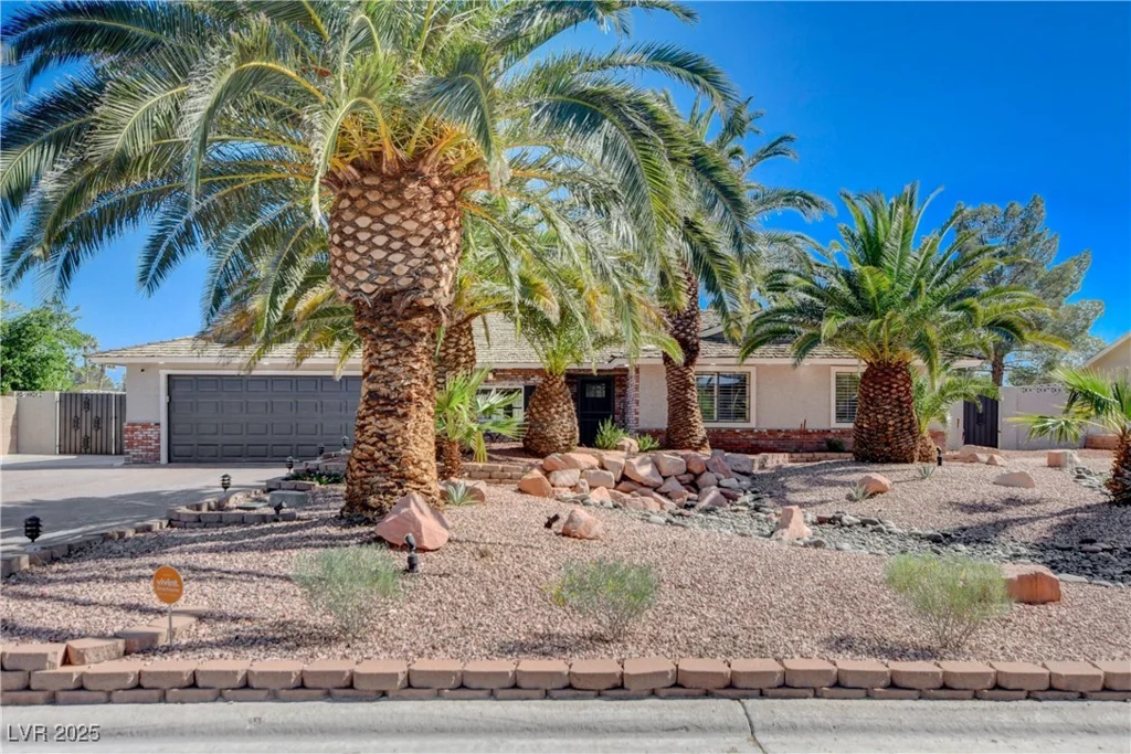 6117 Foxcroft, Las Vegas, NV 89108