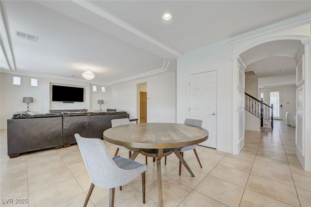 6205 Windy Oaks, Las Vegas, NV 89139