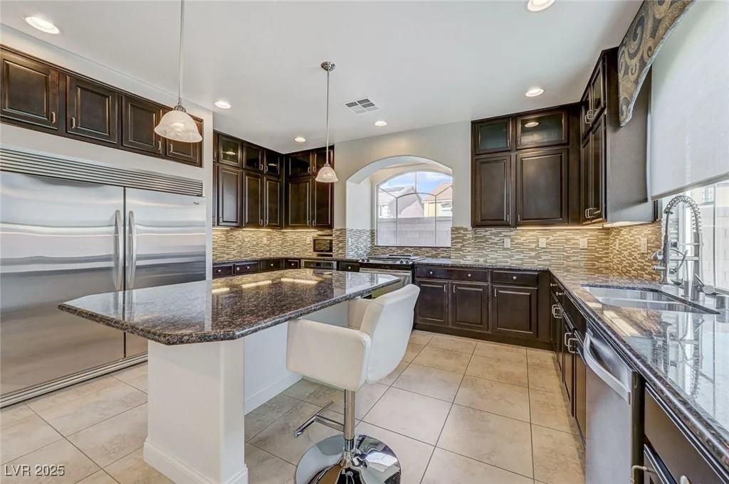 6205 Windy Oaks, Las Vegas, NV 89139