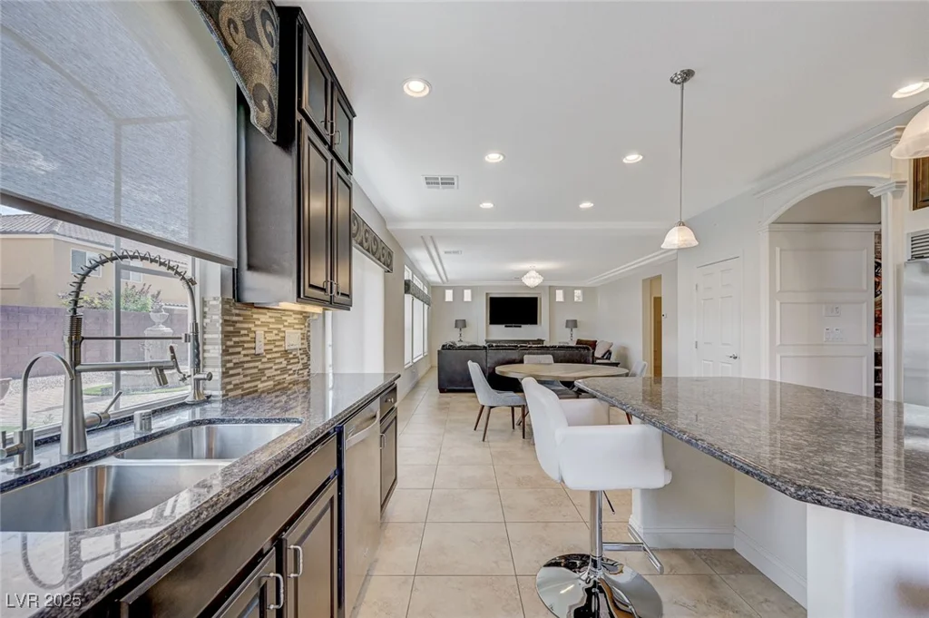 6205 Windy Oaks, Las Vegas, NV 89139