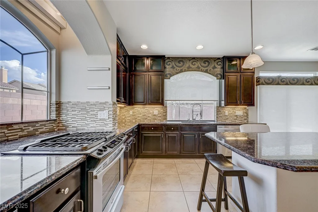 6205 Windy Oaks, Las Vegas, NV 89139