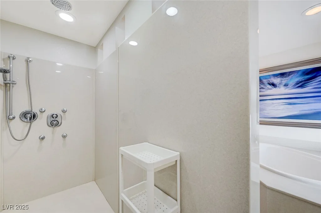6205 Windy Oaks, Las Vegas, NV 89139