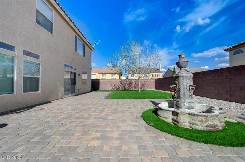 6205 Windy Oaks, Las Vegas, NV 89139