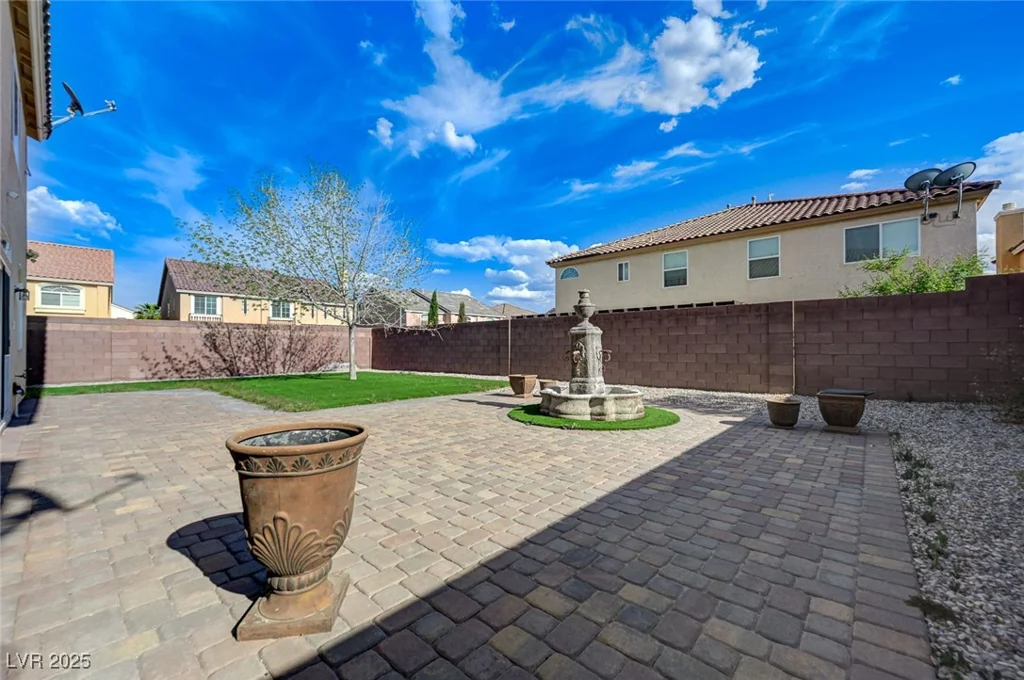 6205 Windy Oaks, Las Vegas, NV 89139
