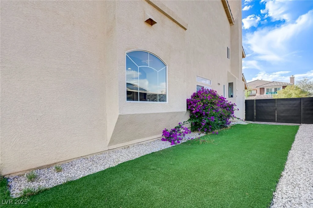 6205 Windy Oaks, Las Vegas, NV 89139
