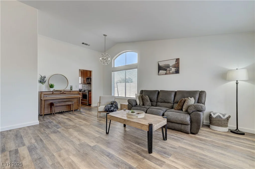 444 Flores, Las Vegas, NV 89123