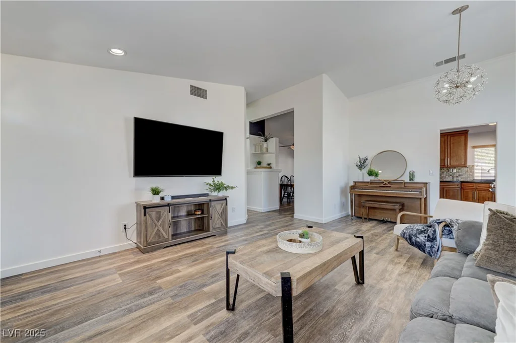 444 Flores, Las Vegas, NV 89123